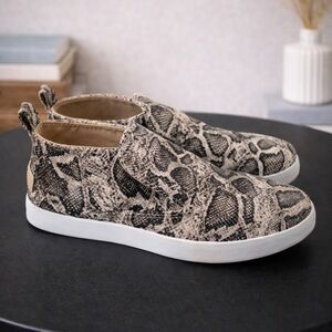 Snake skin print Yellow Box sneakers size 7